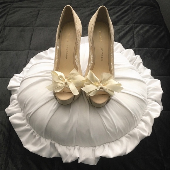 Chinese Laundry Hotline Vintage Lace Ivory Pumps - Picture 6 of 7